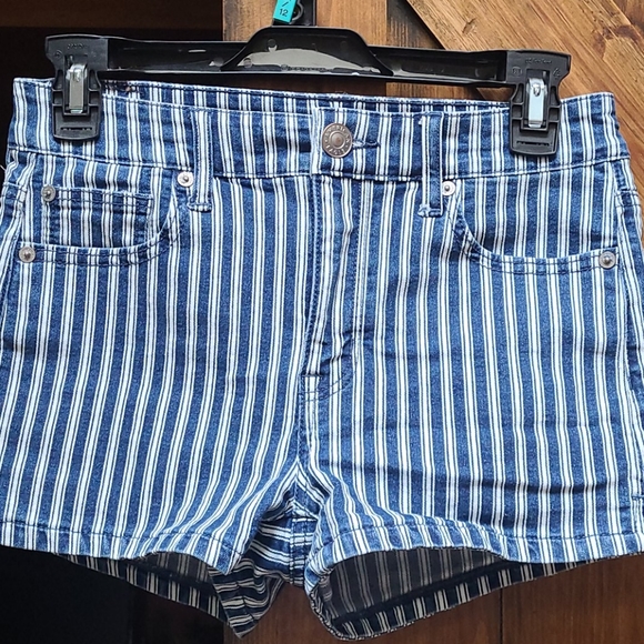 Shorts - Picture 2 of 2